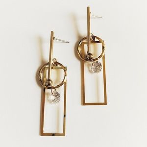 [New] Gold geometric earrings statement